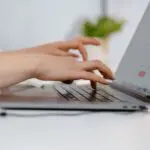 Contactformulier vs e-mail: wat werkt beter voor bedrijven?